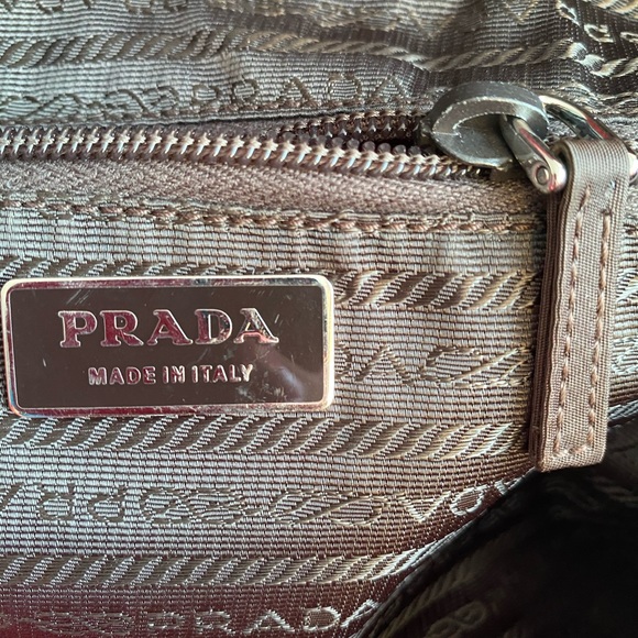 👉SOLD👈AUTHENTIC PRADA NYLON CROSSBODY BAG - Picture 10 of 16